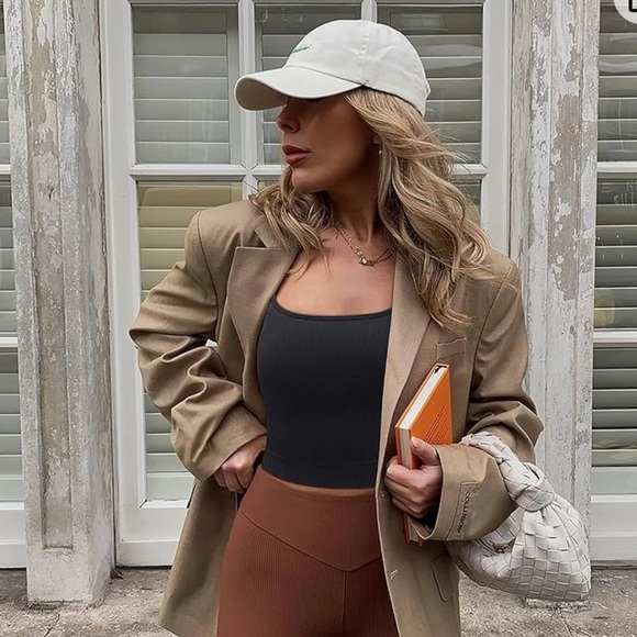 BLACK SEAMLESS RIBBED KNIT CROPPED SQUARE NECK TANK TOP SIZE SMALL - Picture 2 of 7